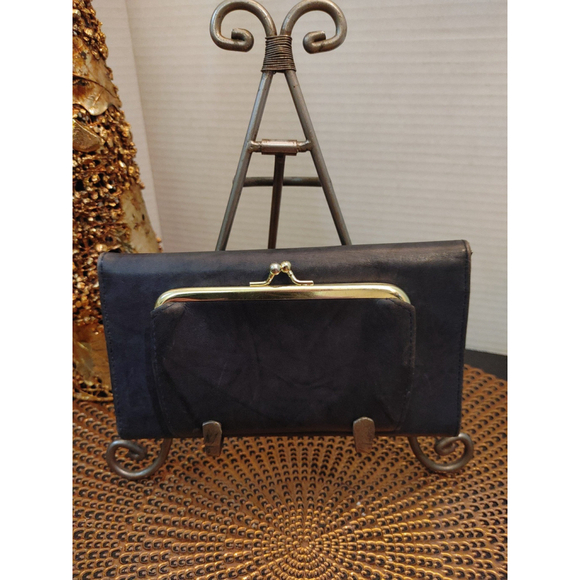 Buxton Heiress Leather Kiss Lock Wallet - Picture 2 of 4